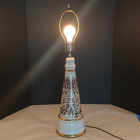Vintage Kron Texans Inc Ceramic Embossed Design Lamp