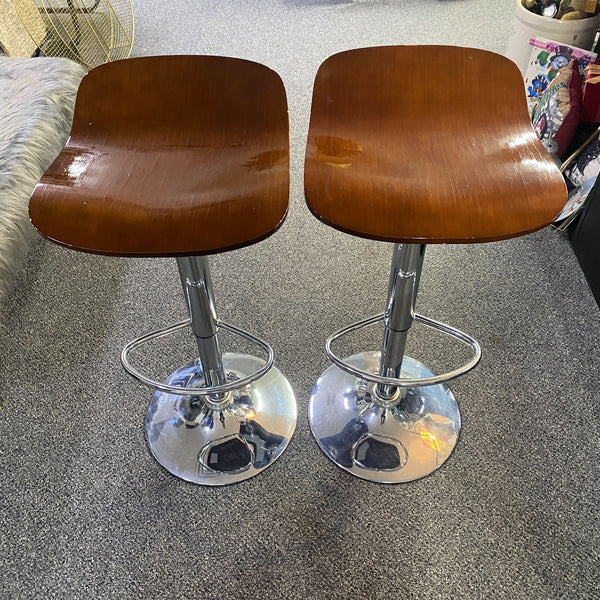 Curved Wood Seat Barstools Set of 2 Brown Wood Seat Silver Chrome Base Hydraulic